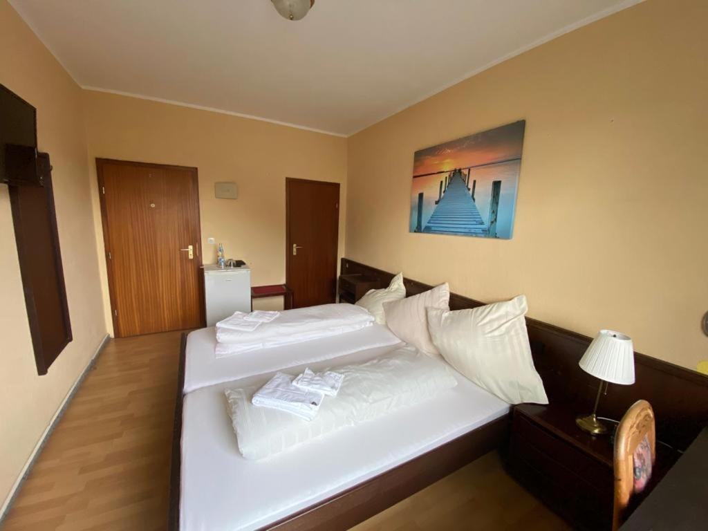 Taverna Hotel Roemerkrug Хановер Екстериор снимка