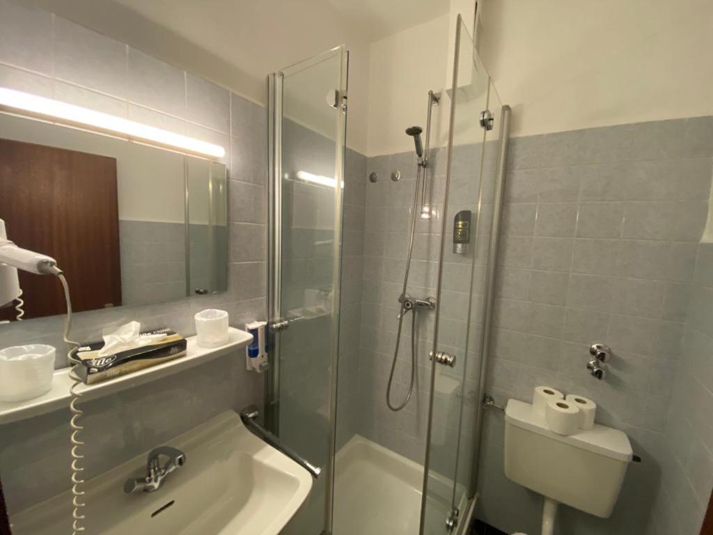 Taverna Hotel Roemerkrug Хановер Екстериор снимка