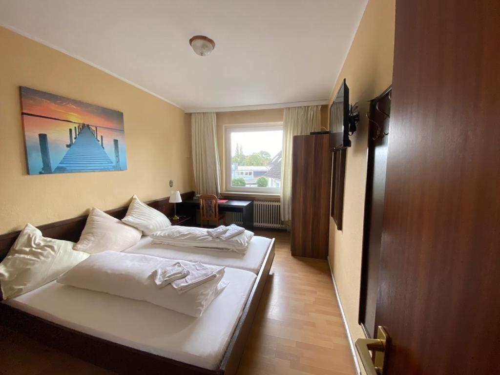 Taverna Hotel Roemerkrug Хановер Екстериор снимка